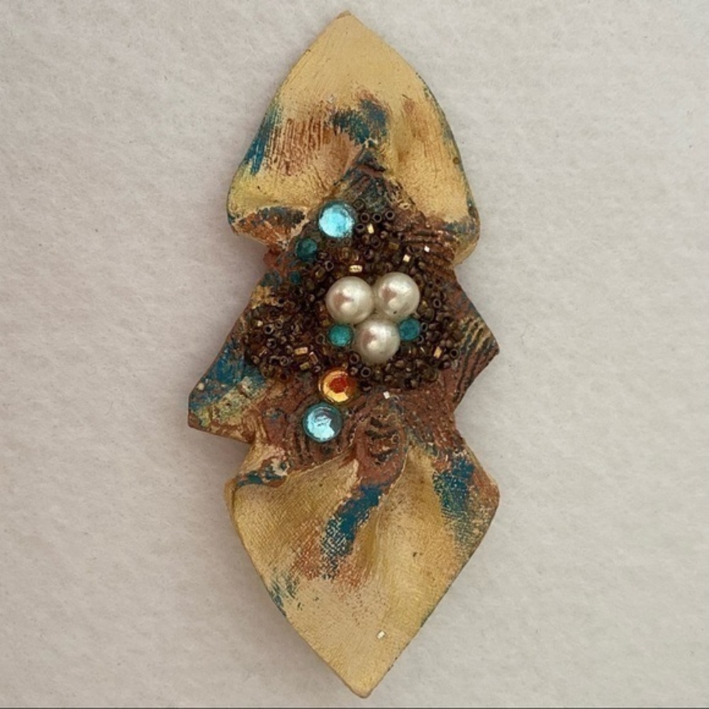 Vintage cream ceramic pearl statement pin brooch with rhinestones